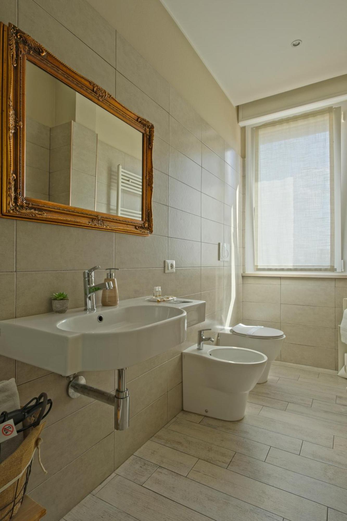 Alla Scaletta - Stanze Con Bagno Privato E Wifi A Pochi Passi Dal Duomo Mirandola Esterno foto