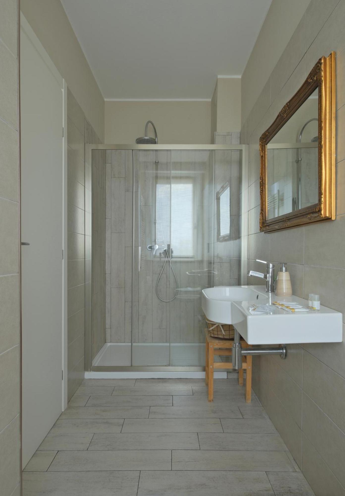 Alla Scaletta - Stanze Con Bagno Privato E Wifi A Pochi Passi Dal Duomo Mirandola Esterno foto