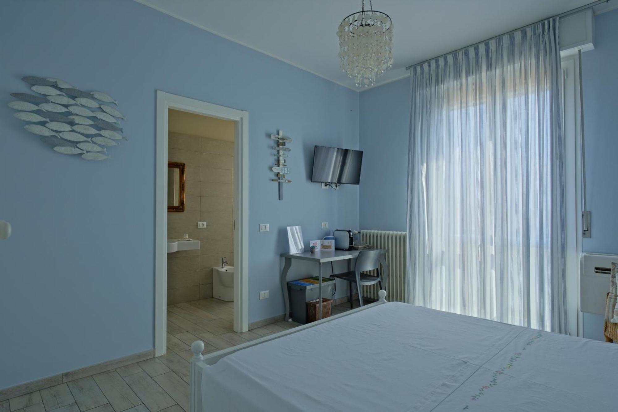 Alla Scaletta - Stanze Con Bagno Privato E Wifi A Pochi Passi Dal Duomo Mirandola Esterno foto